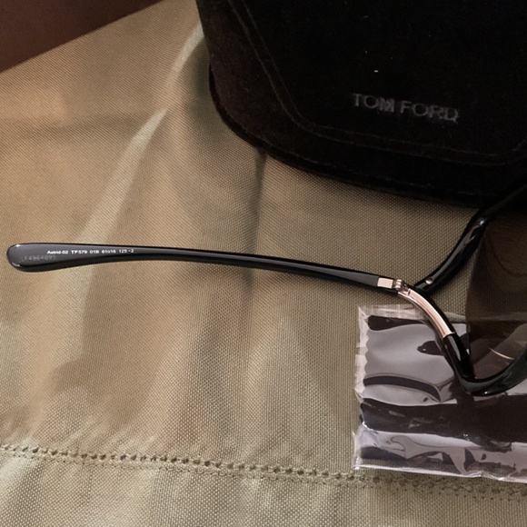 Tom Ford Astrid Oversized Dark Sunglasses ,61mm main image 4